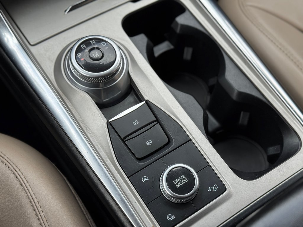 2021 Ford Explorer XLT 4WD Cuir Toit in Terrebonne, Quebec - 20 - w1024h768px