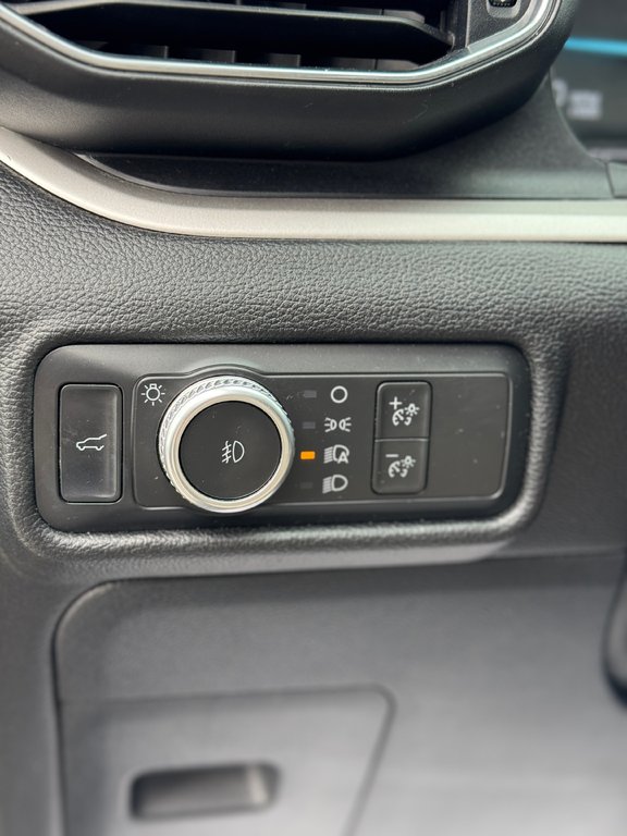 2021 Ford Explorer XLT 4WD Cuir Toit in Terrebonne, Quebec - 11 - w1024h768px