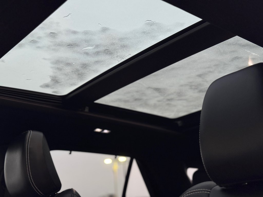 Ford Explorer ST Cuir Toit Panoramique 2022 à Terrebonne, Québec - 11 - w1024h768px