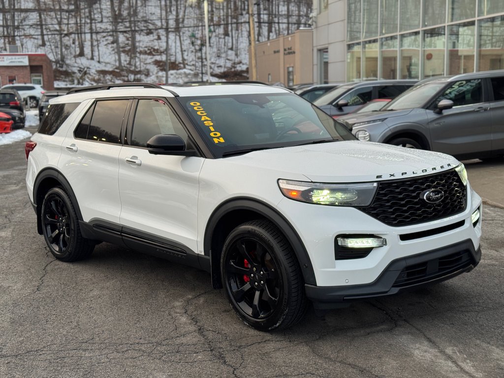 Ford Explorer ST Cuir Toit Panoramique 2022 à Terrebonne, Québec - 1 - w1024h768px