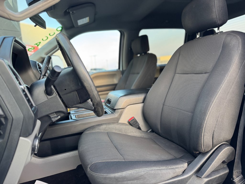 2019 Ford F-150 XL 4X4 CREW Air Climatisé Bluetooth in Terrebonne, Quebec - 9 - w1024h768px