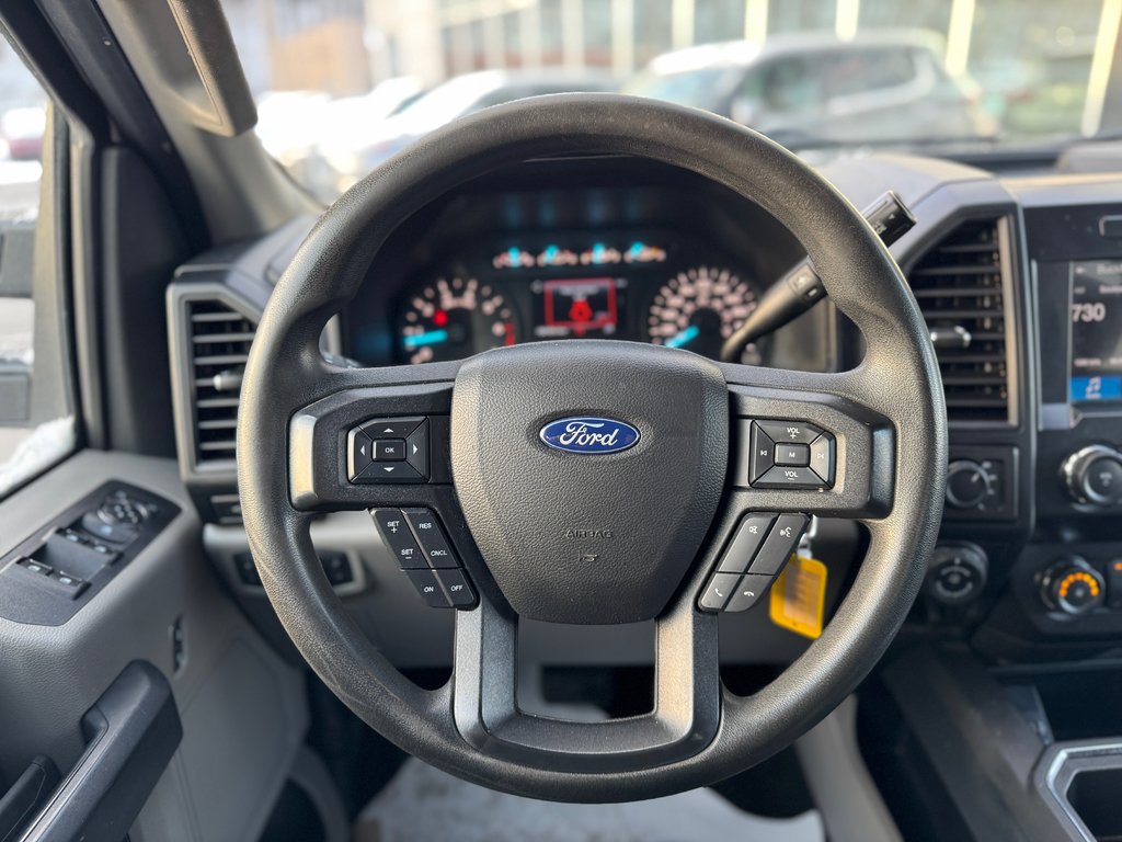 2019 Ford F-150 XL 4X4 CREW Air Climatisé Bluetooth in Terrebonne, Quebec - 20 - w1024h768px