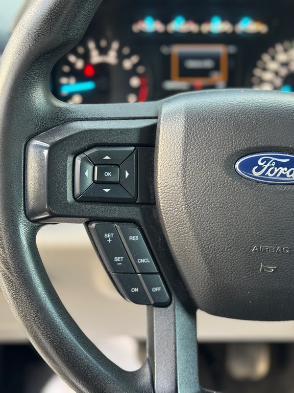2019 Ford F-150 XL 4X4 CREW Air Climatisé Bluetooth in Terrebonne, Quebec - 12 - w1024h768px