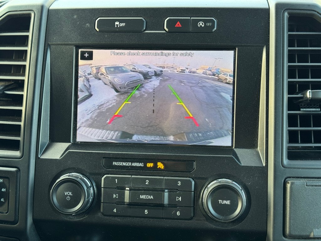 2019 Ford F-150 XL 4X4 CREW Air Climatisé Bluetooth in Terrebonne, Quebec - 17 - w1024h768px