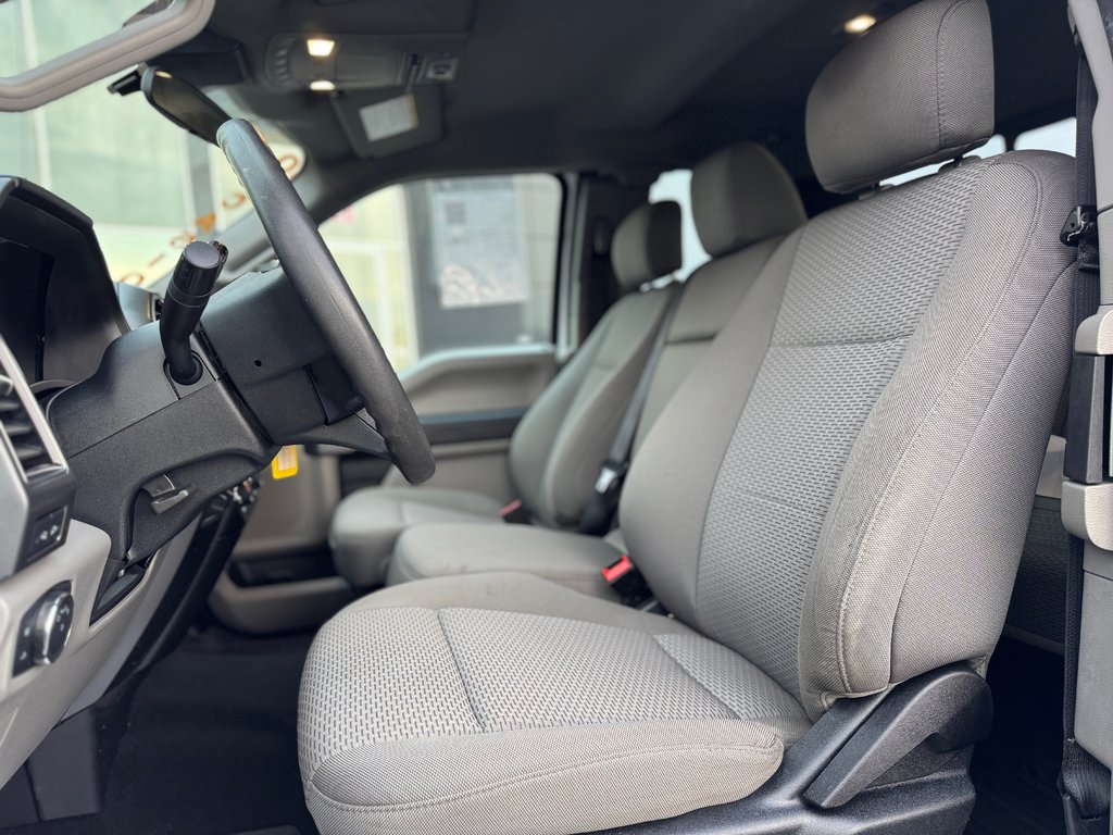 Ford F 250 XLT 7.3 V8 2020 à Terrebonne, Québec - 10 - w1024h768px