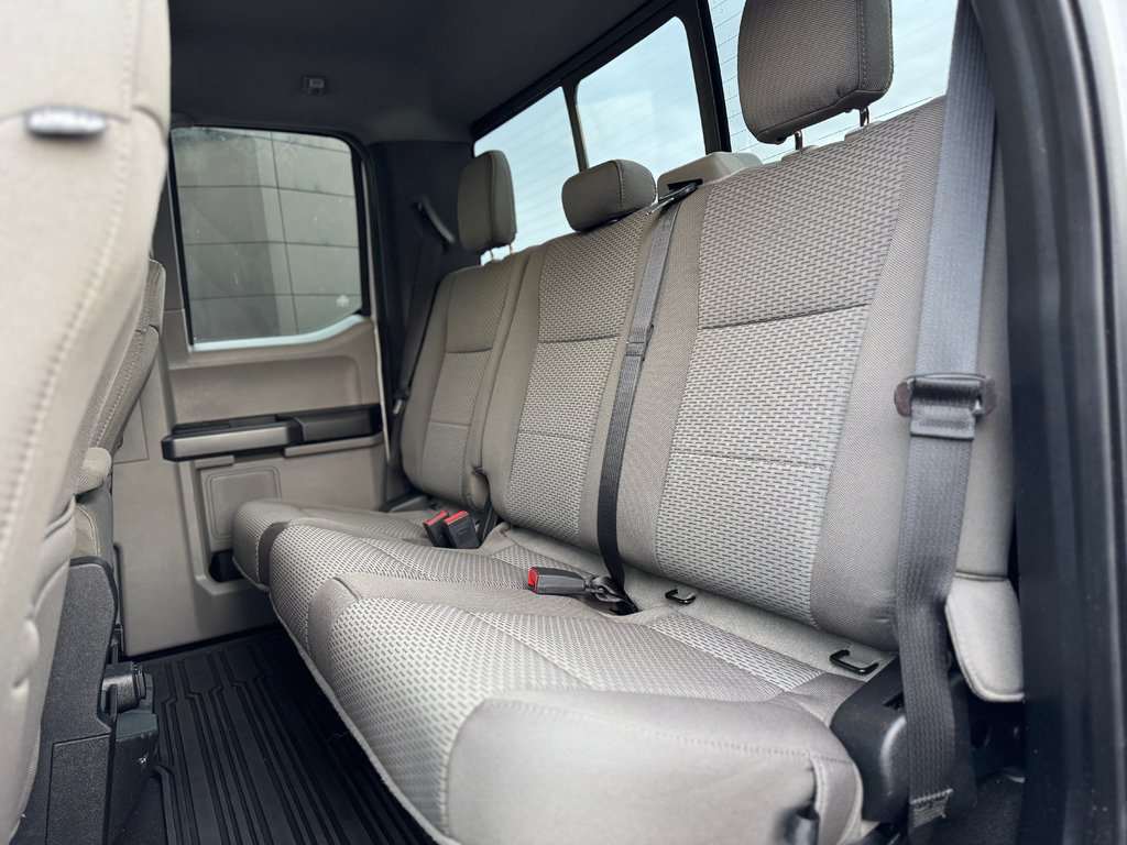 Ford F 250 XLT 7.3 V8 2020 à Terrebonne, Québec - 23 - w1024h768px