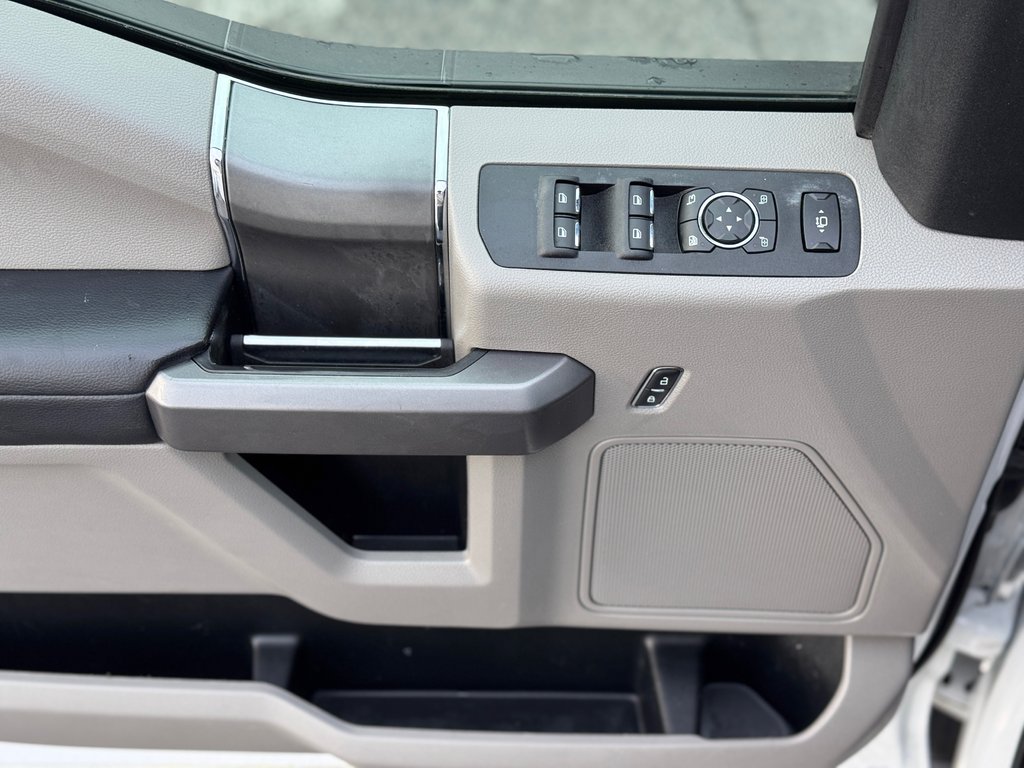 Ford F 250 XLT 7.3 V8 2020 à Terrebonne, Québec - 8 - w1024h768px