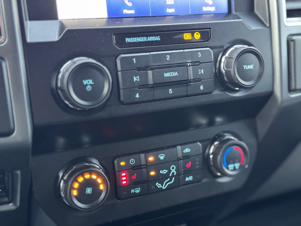 Ford F 250 XLT 7.3 V8 2020 à Terrebonne, Québec - 19 - w1024h768px