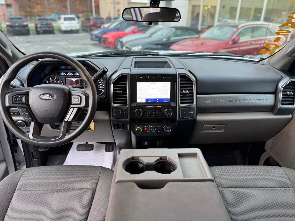 Ford F 250 XLT 7.3 V8 2020 à Terrebonne, Québec - 21 - w1024h768px