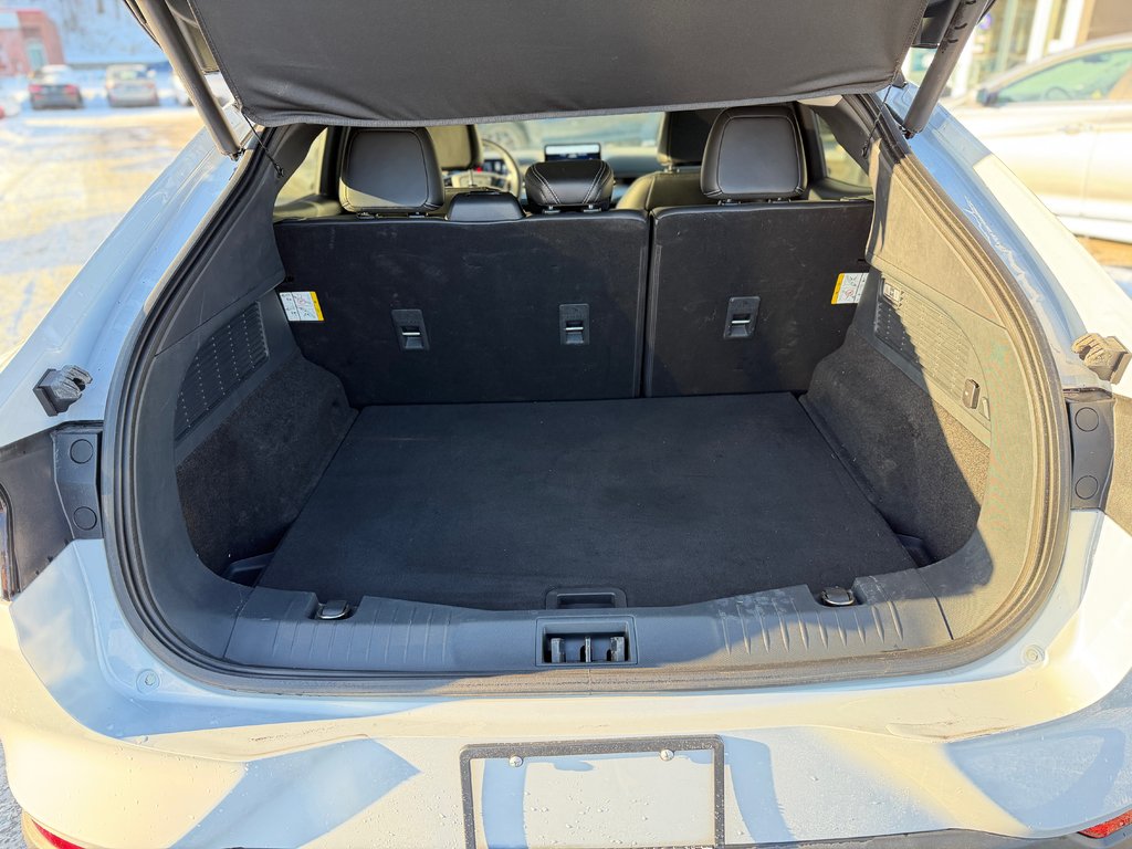 Ford Mustang Mach-E Select AWD Bas Kilométrage 2022 à Terrebonne, Québec - 26 - w1024h768px