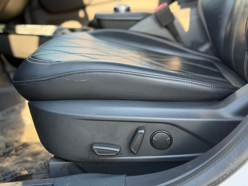 Ford Mustang Mach-E Select AWD Bas Kilométrage 2022 à Terrebonne, Québec - 10 - w1024h768px