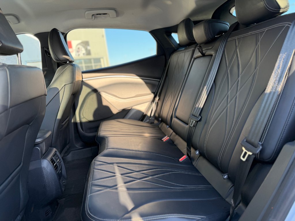 Ford Mustang Mach-E Select AWD Bas Kilométrage 2022 à Terrebonne, Québec - 25 - w1024h768px