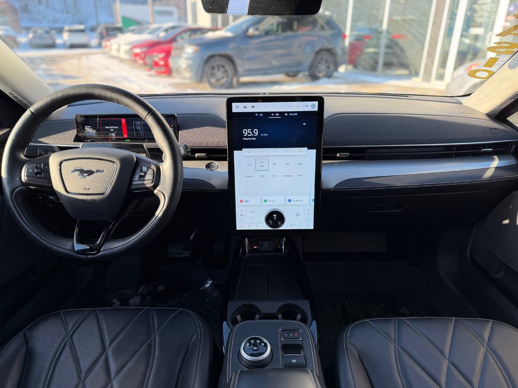 Ford Mustang Mach-E Select AWD Bas Kilométrage 2022 à Terrebonne, Québec - 23 - w1024h768px
