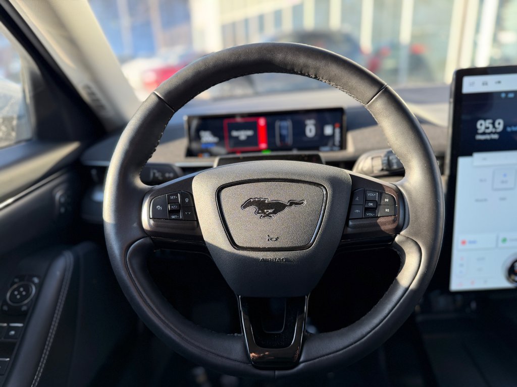 Ford Mustang Mach-E Select AWD Bas Kilométrage 2022 à Terrebonne, Québec - 22 - w1024h768px