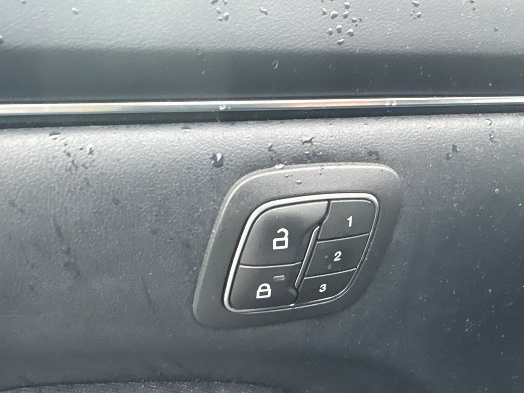 2022 Ford Mustang Mach-E SELECT AWD STANDAR RANGE in Boucherville, Quebec - 11 - w1024h768px