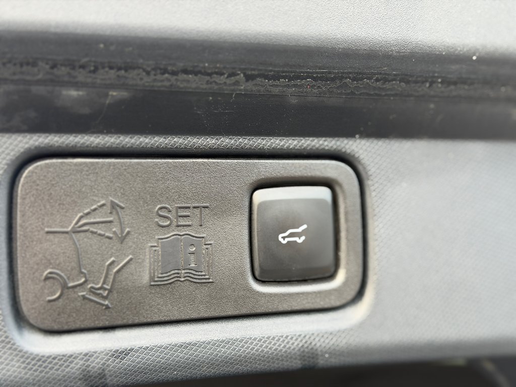 Ford Mustang Mach-E GT Performance Edition Bas Kilométrage 2022 à Terrebonne, Québec - 27 - w1024h768px