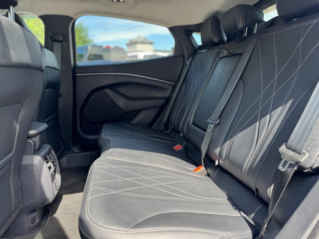 2023 Ford Mustang Mach-E Select AWD Cuir Navigation in Terrebonne, Quebec - 25 - w1024h768px
