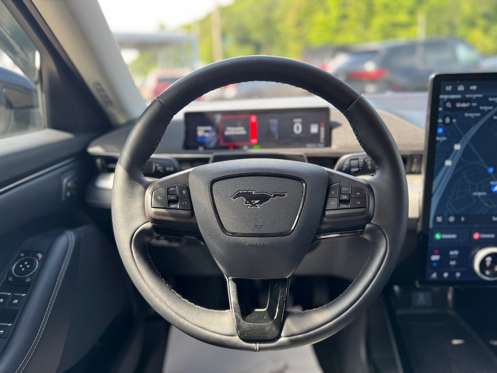 2023 Ford Mustang Mach-E Select AWD Cuir Navigation in Terrebonne, Quebec - 22 - w1024h768px