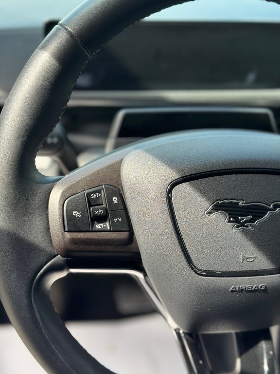 2023 Ford Mustang Mach-E Select AWD Cuir Navigation in Terrebonne, Quebec - 14 - w1024h768px