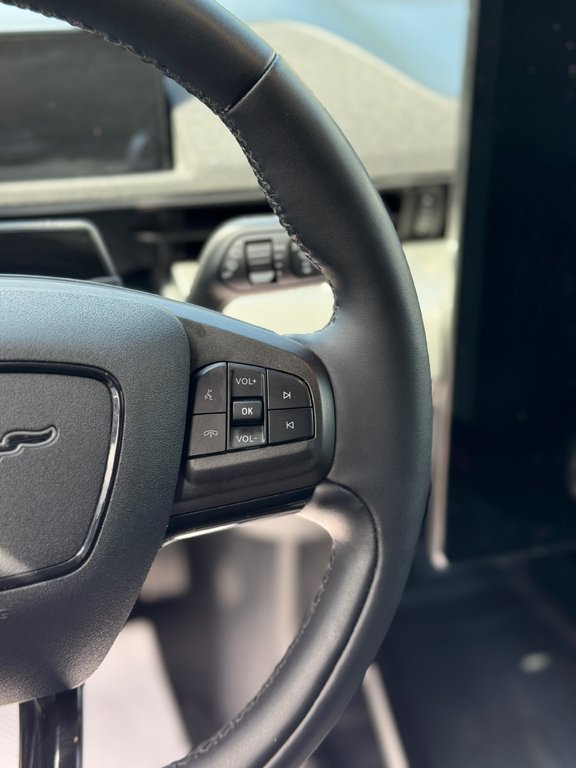 2023 Ford Mustang Mach-E Select AWD Cuir Navigation in Terrebonne, Quebec - 15 - w1024h768px