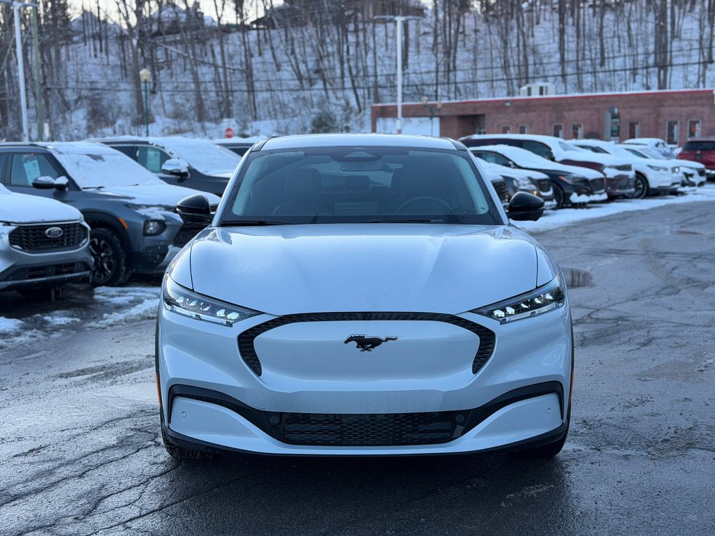Ford Mustang Mach-E Select AWD Cuir Navigation 2023 à Terrebonne, Québec - 2 - w1024h768px
