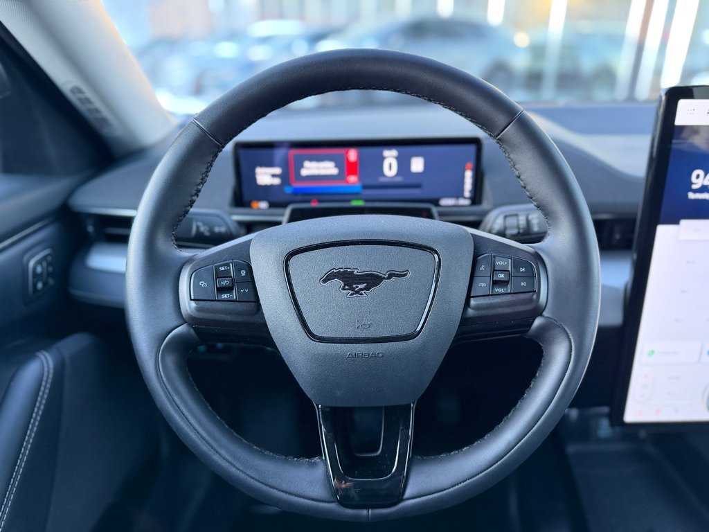 Ford Mustang Mach-E Select AWD Cuir Navigation 2023 à Terrebonne, Québec - 21 - w1024h768px