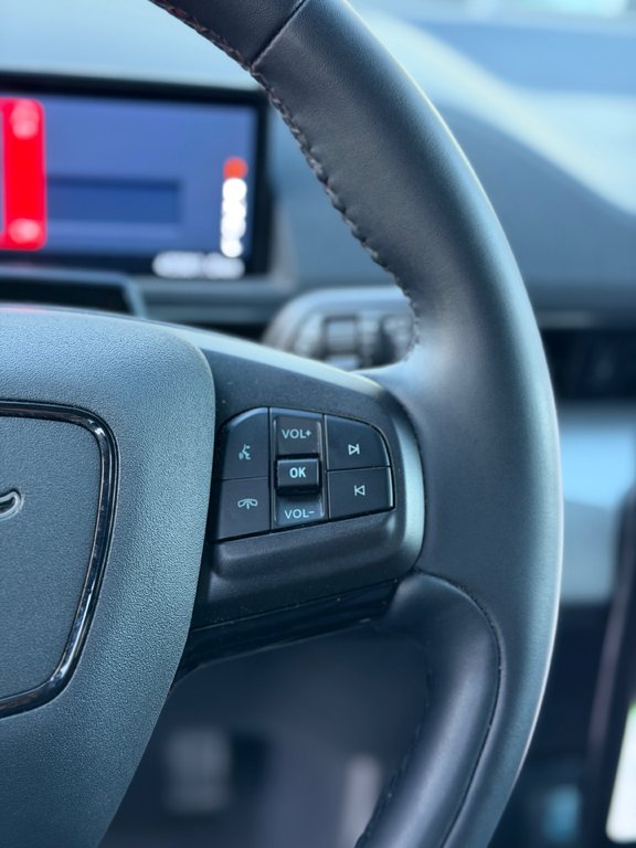 Ford Mustang Mach-E Select AWD Cuir Navigation 2023 à Terrebonne, Québec - 14 - w1024h768px