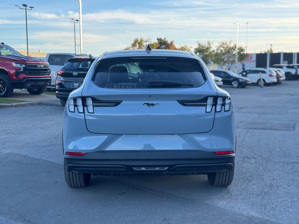 2024 Ford Mustang Mach-E Select AWD Bas Kilométrage * 7500km * in Terrebonne, Quebec - 5 - w1024h768px