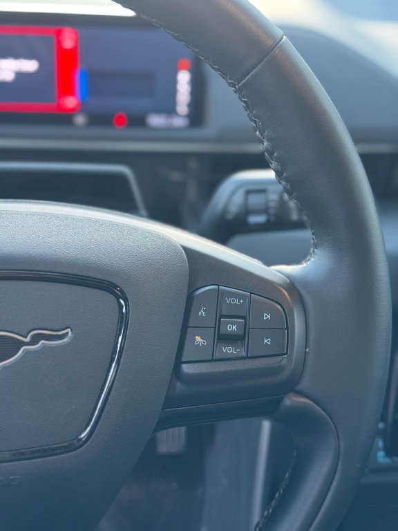 2024 Ford Mustang Mach-E Select AWD Bas Kilométrage * 7500km * in Terrebonne, Quebec - 14 - w1024h768px