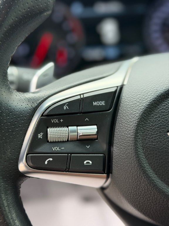 2021 GENESIS G70 2.0T Elite AWD in Terrebonne, Quebec - 14 - w1024h768px