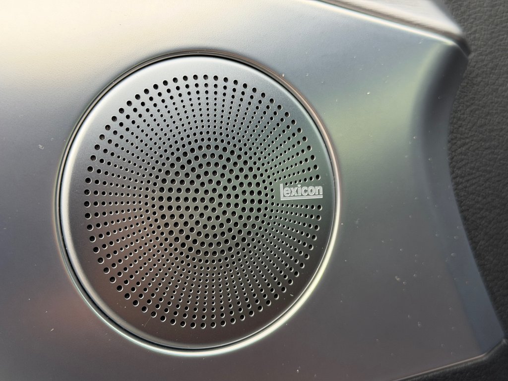 2021 GENESIS G70 2.0T Elite AWD in Terrebonne, Quebec - 9 - w1024h768px