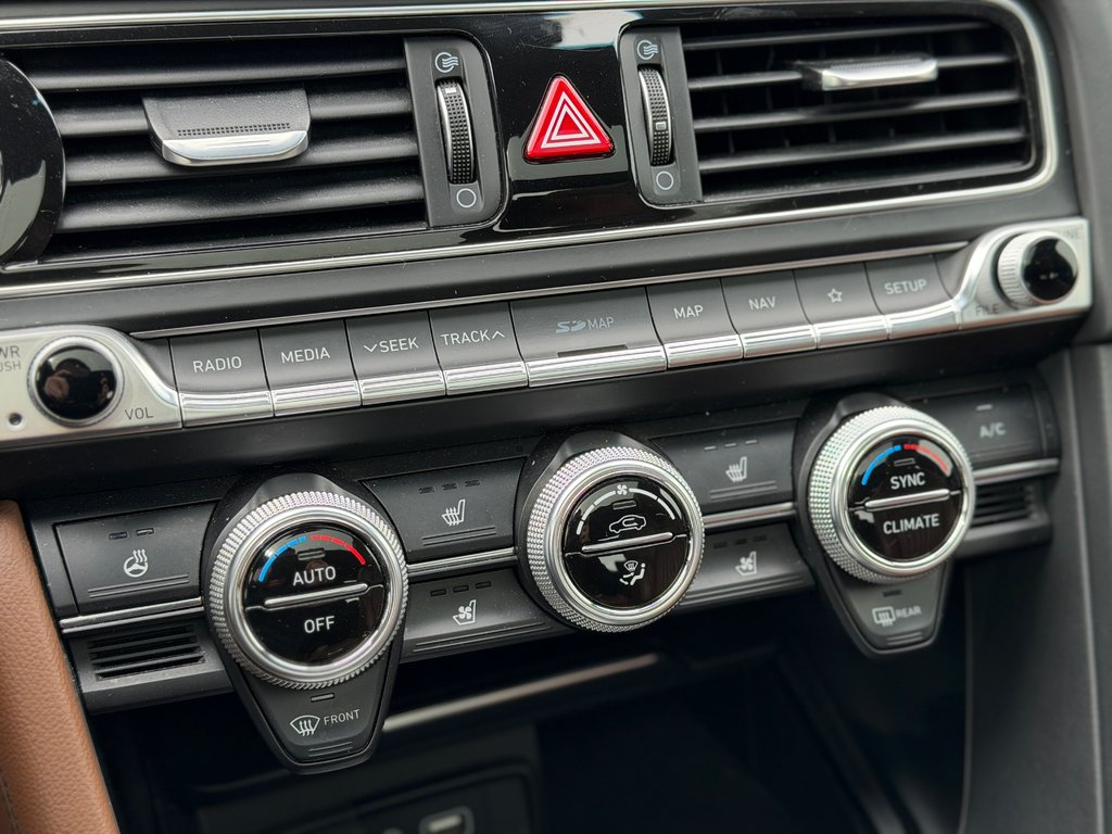 2021 GENESIS G70 2.0T Elite AWD in Terrebonne, Quebec - 20 - w1024h768px