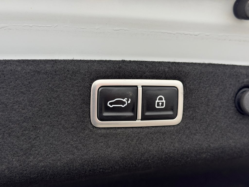 2022 GENESIS G70 3.3T Sport AWD Toit panoramique Cuir rouge in Terrebonne, Quebec - 27 - w1024h768px