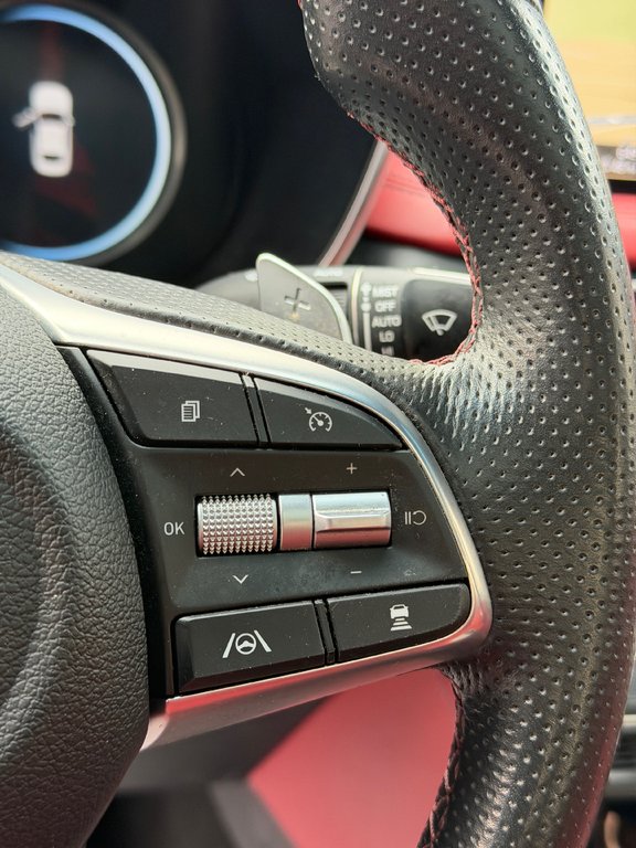 2022 GENESIS G70 3.3T Sport AWD Toit panoramique Cuir rouge in Terrebonne, Quebec - 15 - w1024h768px