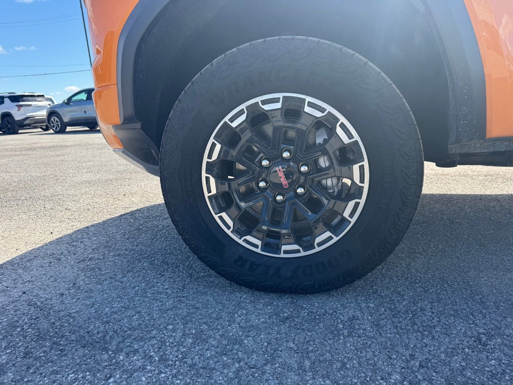 2026 GMC Canyon AT4 in Terrebonne, Quebec - 10 - w1024h768px