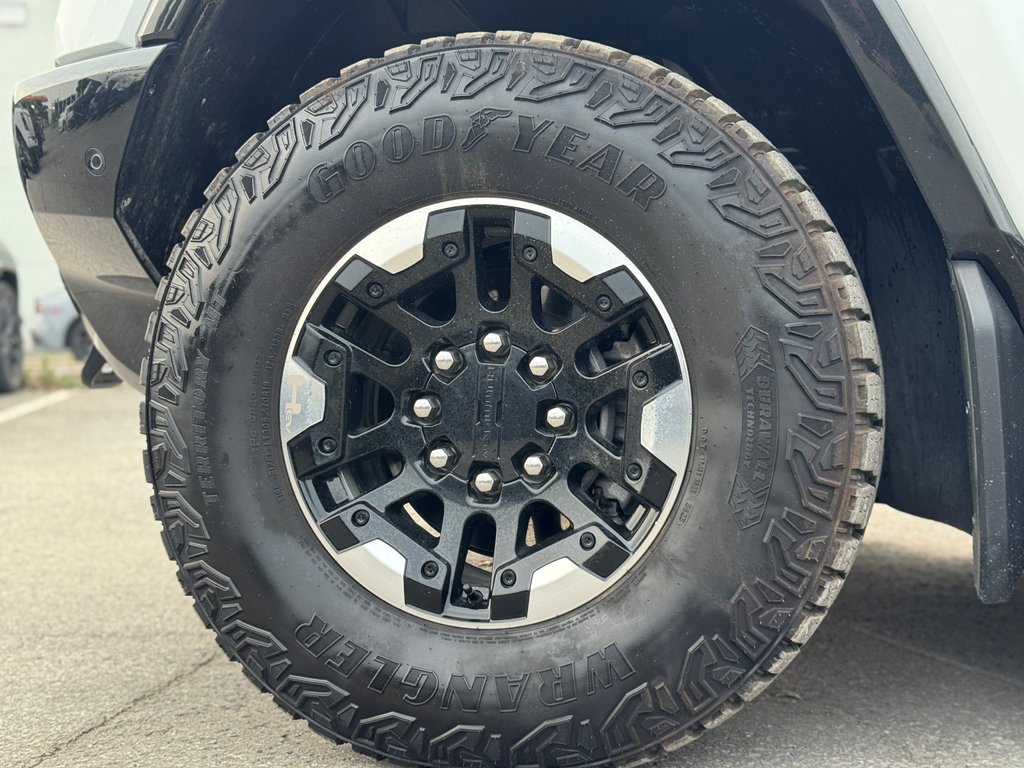 GMC HUMMER EV Pickup 2X Toit Infinity Cuir 2024 à Terrebonne, Québec - 28 - w1024h768px