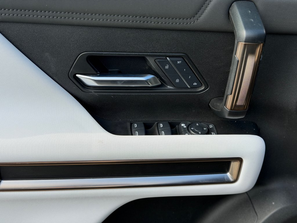 GMC HUMMER EV SUV 2X Toit Infinity Cuir 2025 à Terrebonne, Québec - 8 - w1024h768px