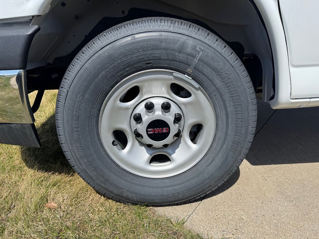 2025 GMC SAVANA CUTAWAY 139¨ (1WT) CUTAWAY in Terrebonne, Quebec - 8 - w1024h768px