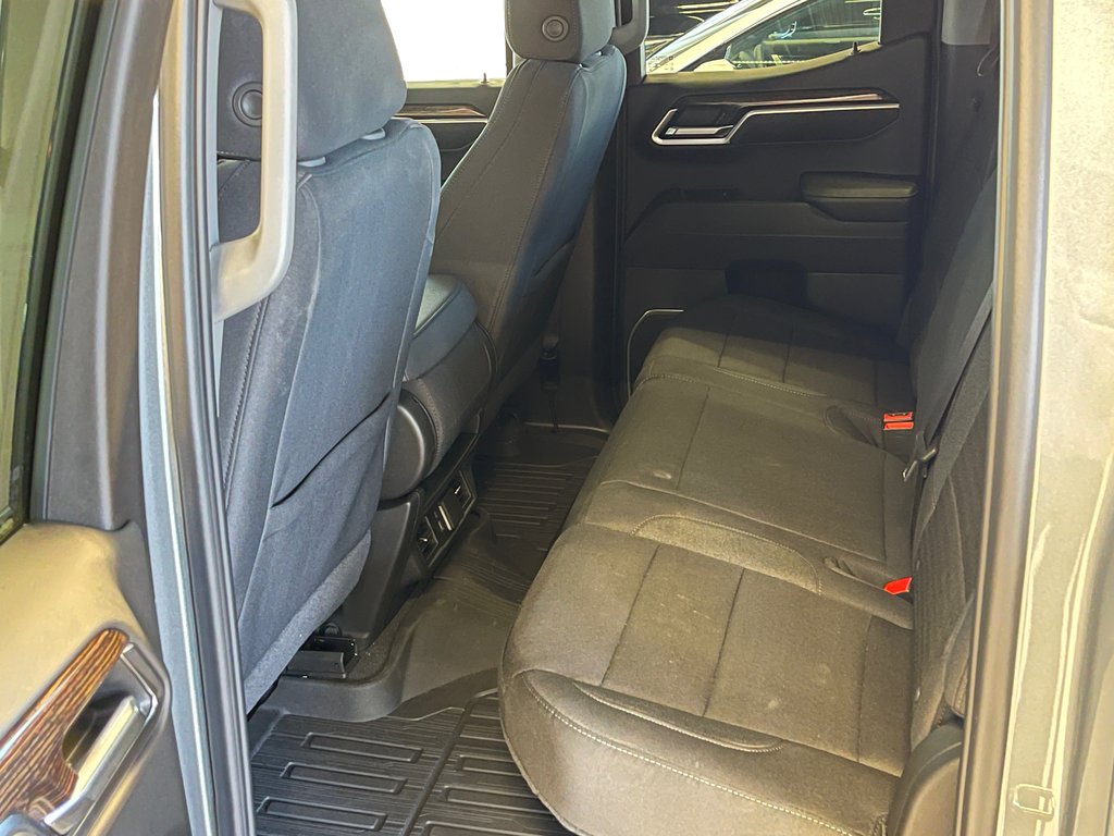 GMC Sierra 1500  2024 à Montréal, Québec - 9 - w1024h768px