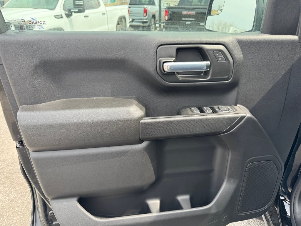 GMC K1500 SIERRA CREW CAB PRO STD/BOX (1SA) PRO 2026 à Terrebonne, Québec - 7 - w1024h768px
