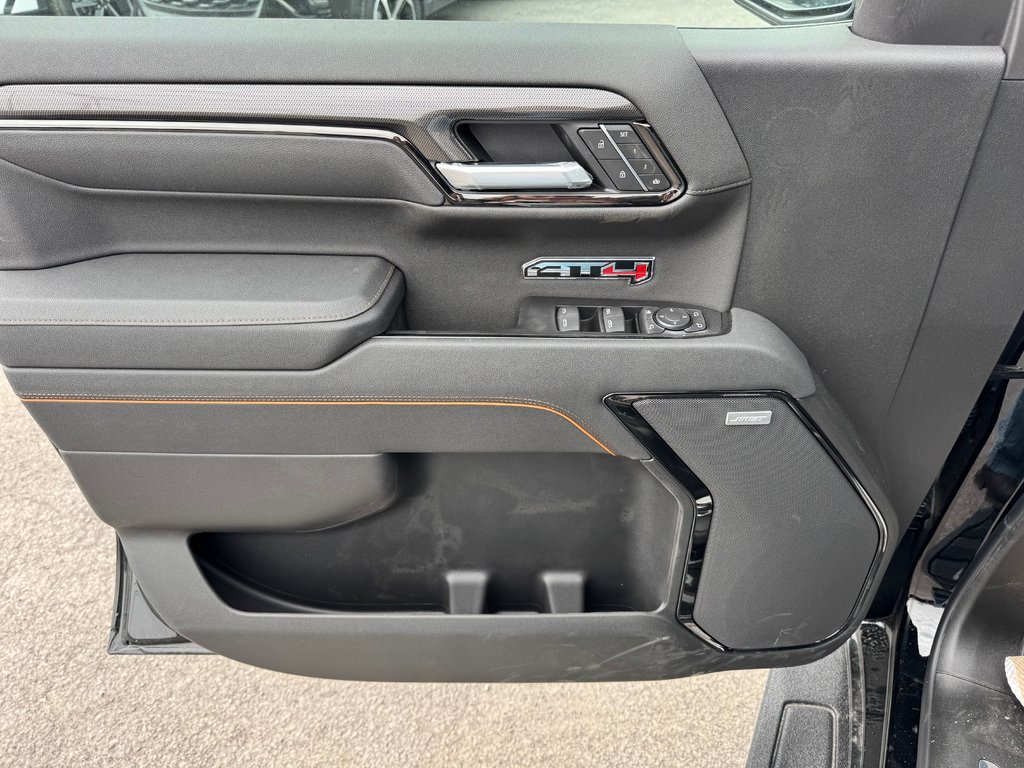 GMC K1500 SIERRA CREW CAB AT4 STD/BOX (4SB) AT4 2026 à Terrebonne, Québec - 9 - w1024h768px