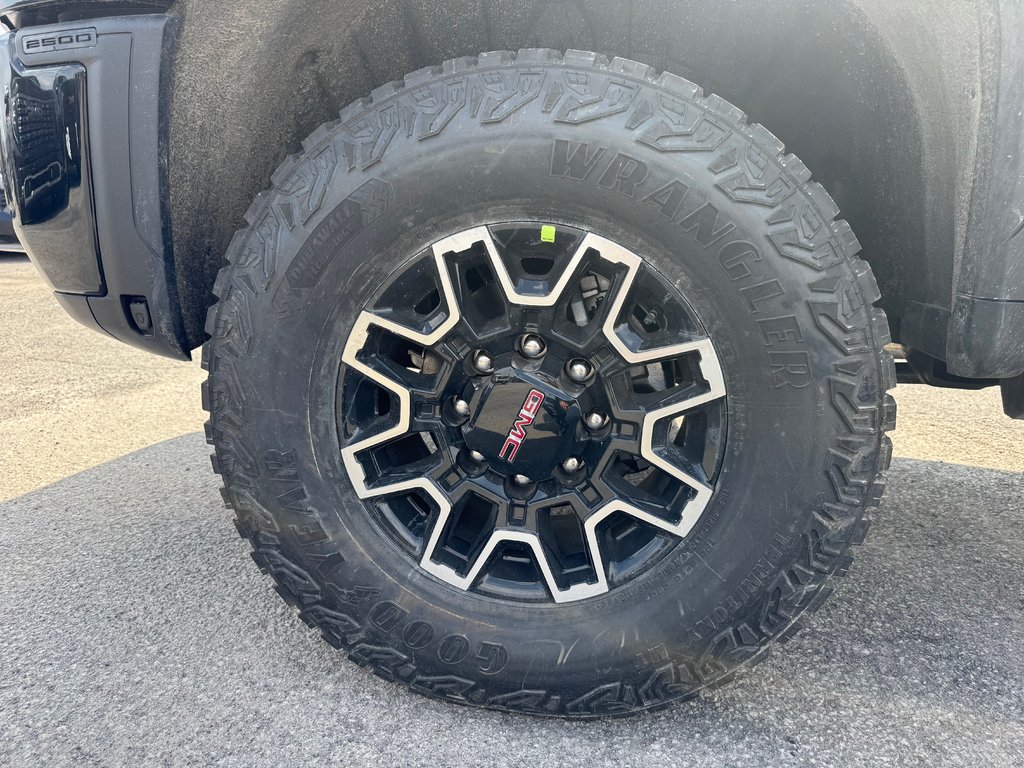 GMC K2500 HD SIERRA CREW CAB AT4X STD/BOX DURAMAX (4SG) AT4X 2026 à Terrebonne, Québec - 11 - w1024h768px