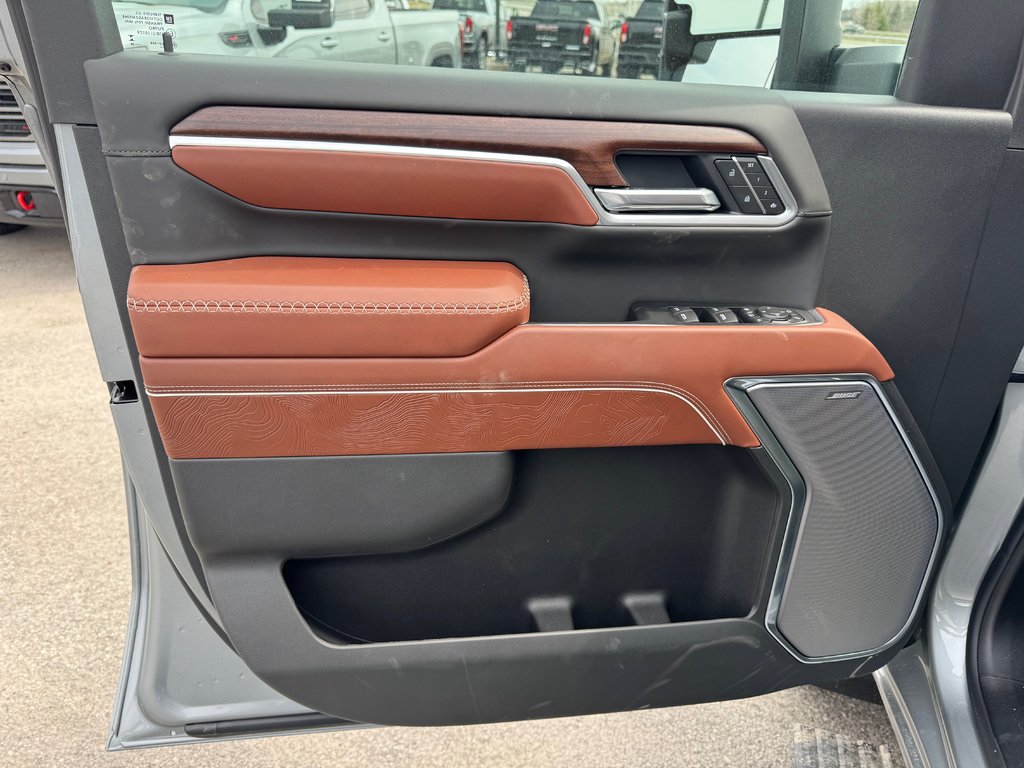 GMC K2500 HD SIERRA CREW CAB DENALI ULTIMATE STD/BOX DURAMAX (5SB) DENALI 2026 à Terrebonne, Québec - 7 - w1024h768px