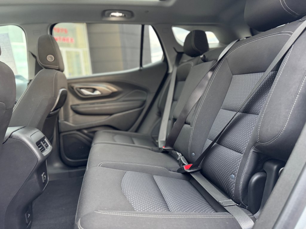 GMC Terrain SLE AWD Elevation Toit Panoramique Navigation 2022 à Terrebonne, Québec - 25 - w1024h768px