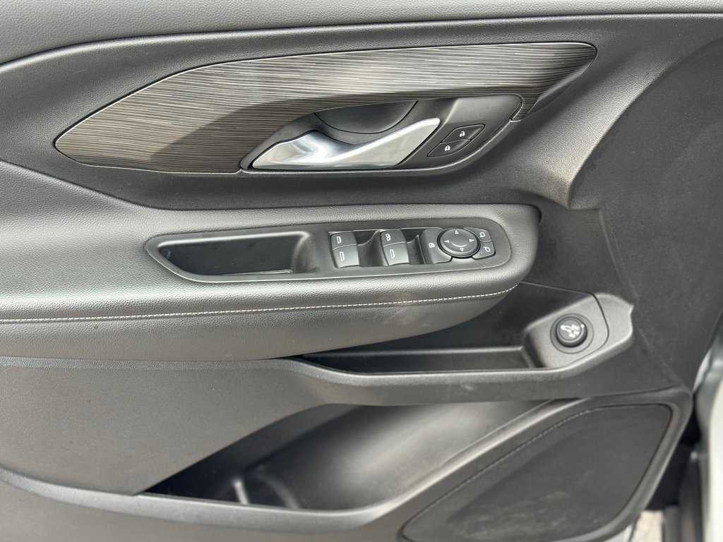 GMC Terrain SLE AWD Elevation Toit Panoramique Navigation 2022 à Terrebonne, Québec - 8 - w1024h768px