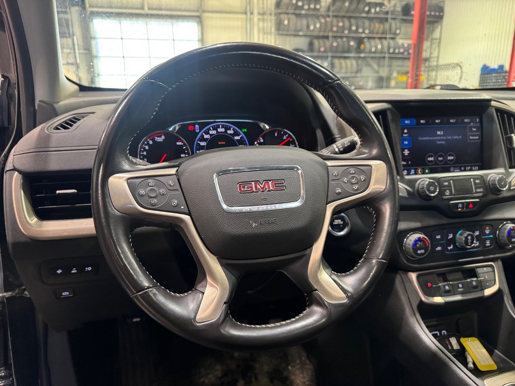 GMC Terrain Denali Cuir Toit Bose 2022 à Terrebonne, Québec - 13 - w1024h768px