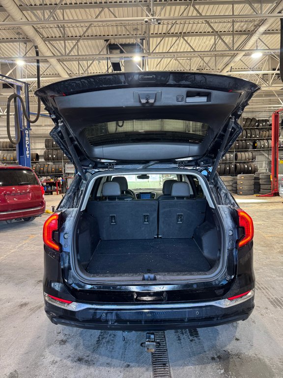 GMC Terrain Denali Cuir Toit Bose 2022 à Terrebonne, Québec - 20 - w1024h768px
