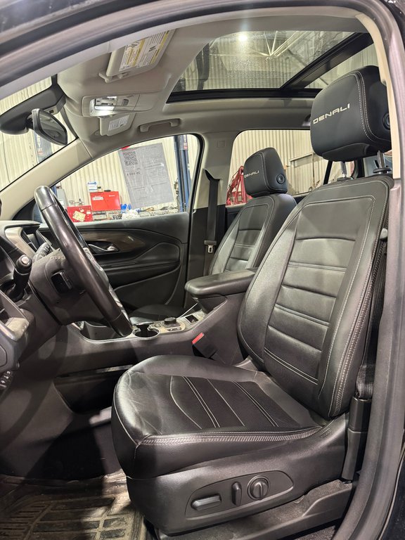 GMC Terrain Denali Cuir Toit Bose 2022 à Terrebonne, Québec - 9 - w1024h768px