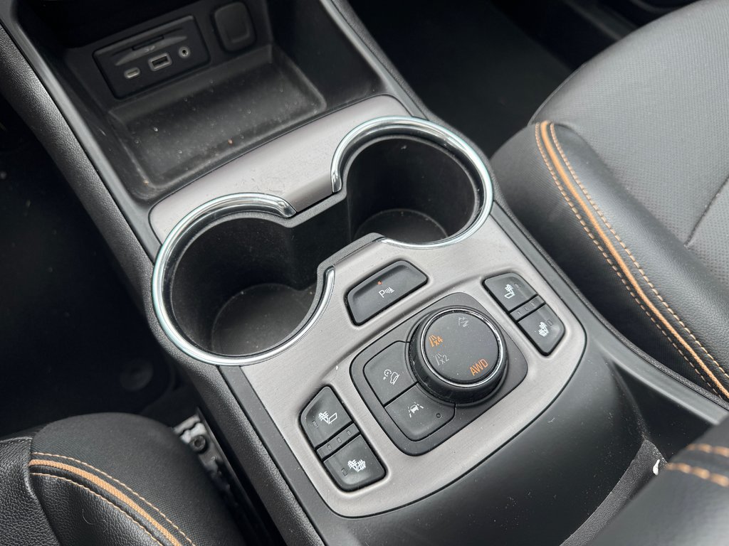 2023 GMC Terrain AT4 Cuir Toit Panoramique AWD in Terrebonne, Quebec - 21 - w1024h768px
