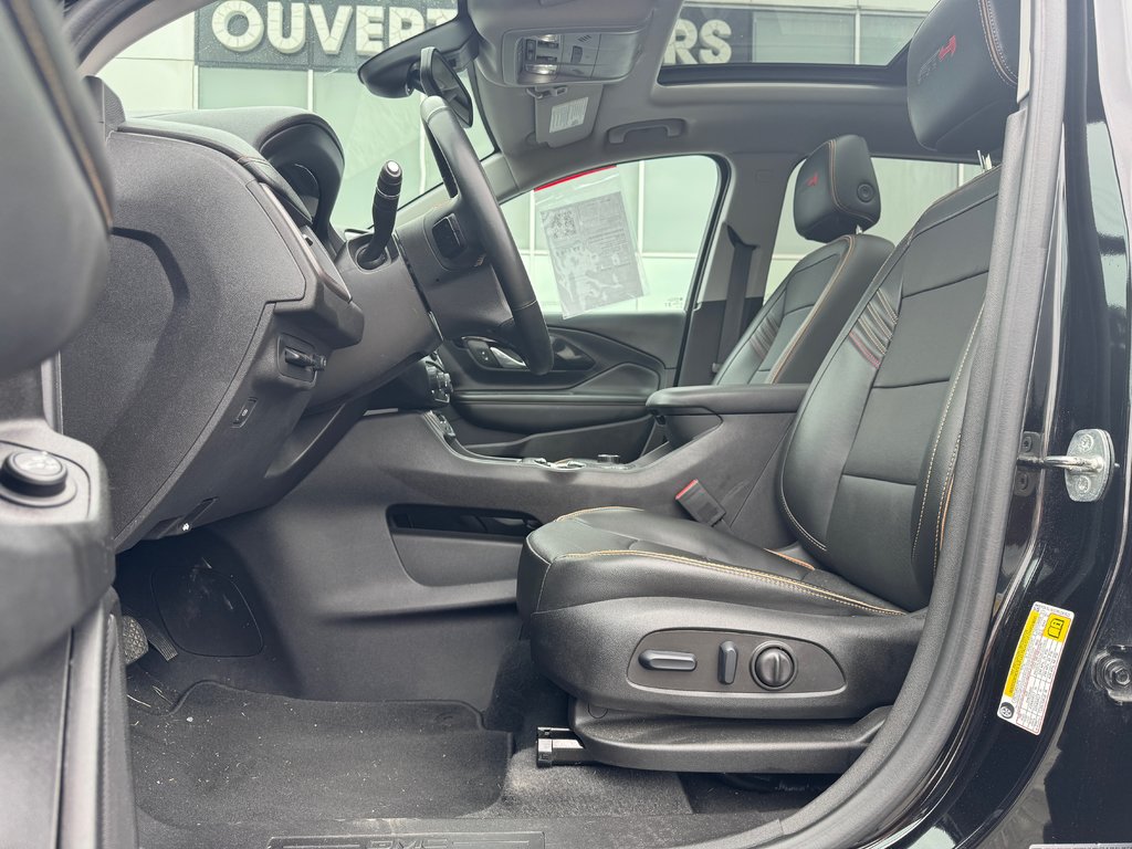 2023 GMC Terrain AT4 Cuir Toit Panoramique AWD in Terrebonne, Quebec - 10 - w1024h768px